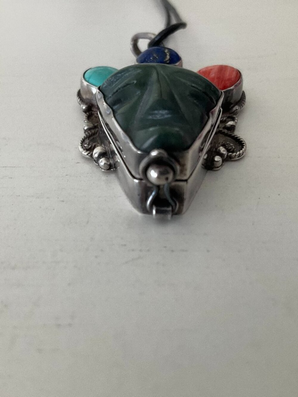 So unique and different, 925 silver carved locket necklac - Picture 7 of 11